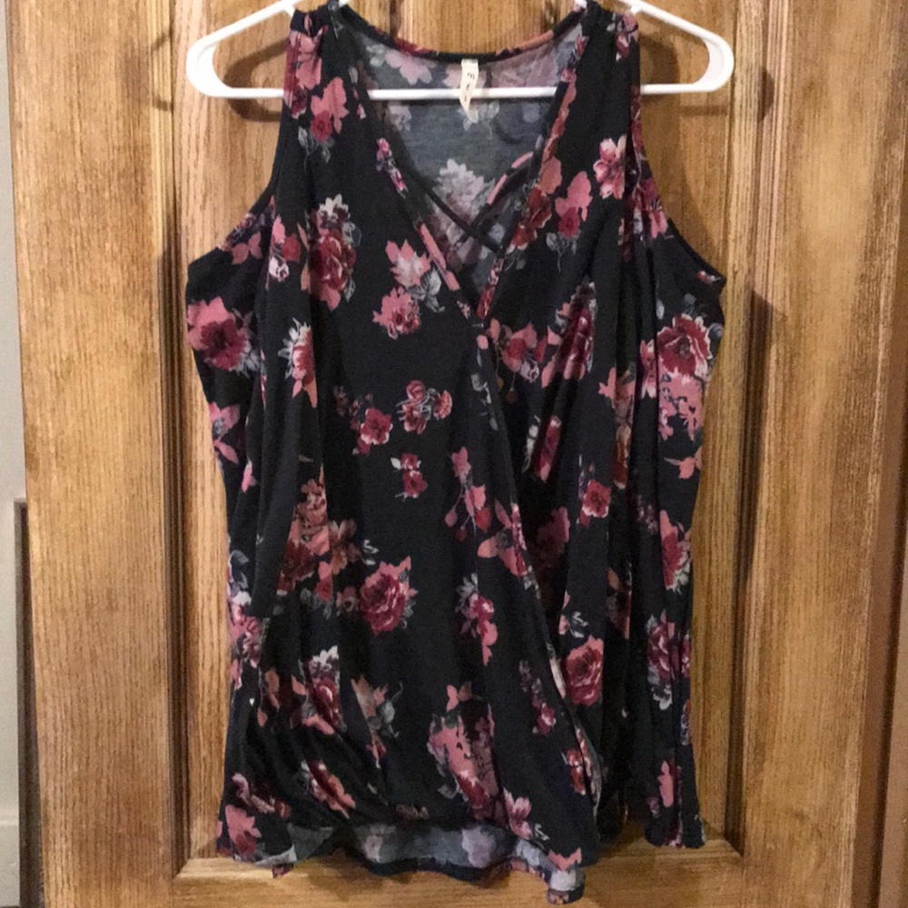 NWOT MTS Open Shoulder Long Sleeve Floral Top